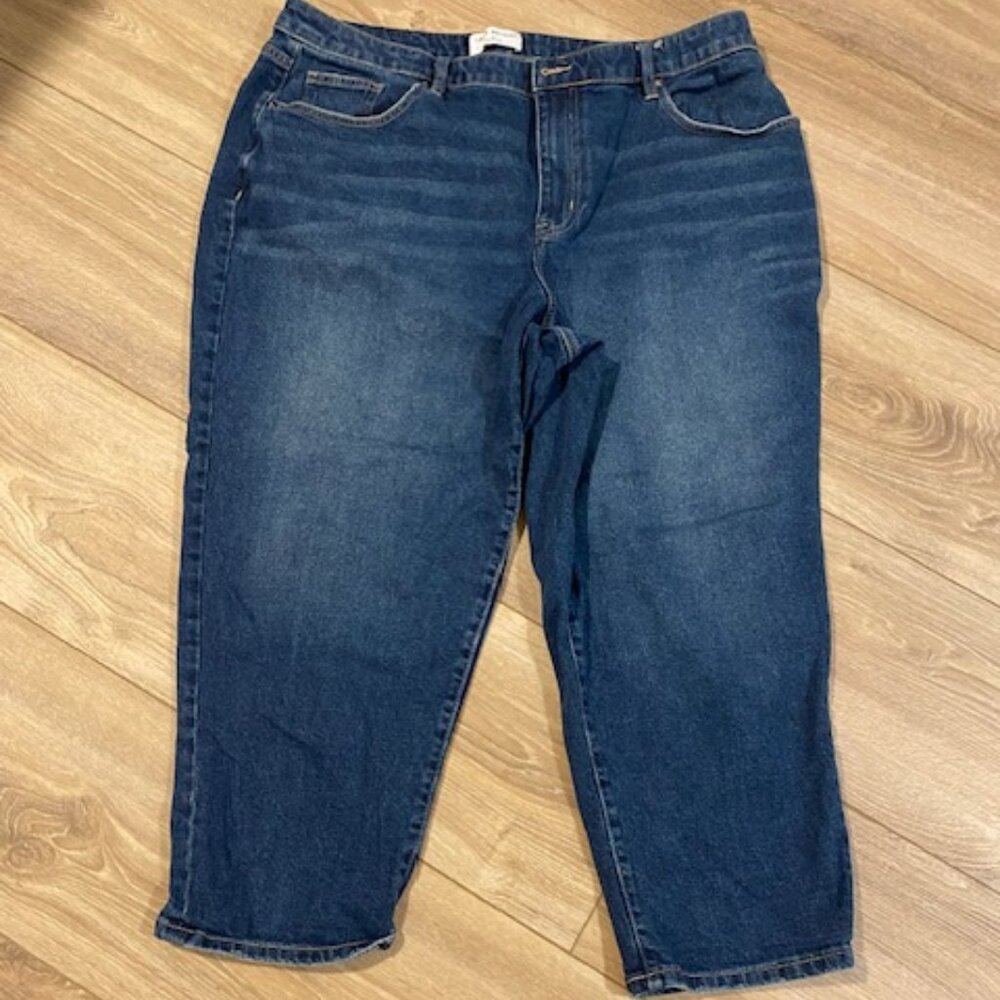 Lane Bryant Mid Rise Boyfriend Jeans in medium wash Size 18